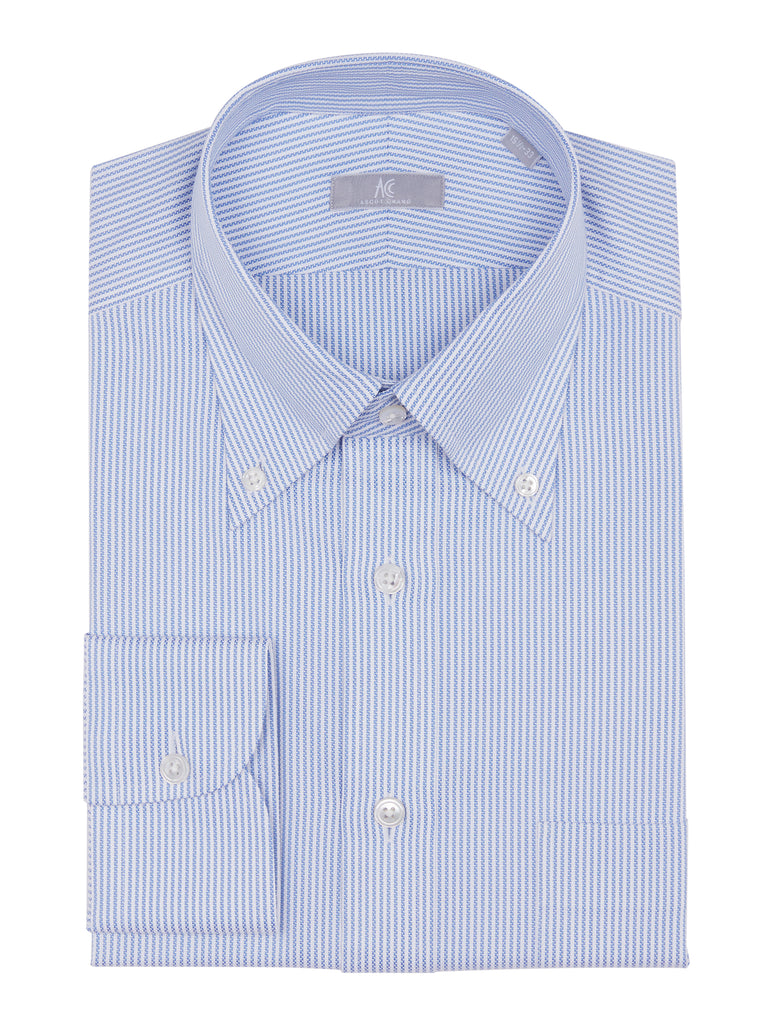 蓝色条纹皇家牛津衬衫采用2层牛津面料。修身剪裁，采用#85扣子领，桶状袖口和门襟前部。